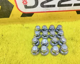 Гайка на колесо TOYOTA