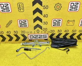 Поддомкратник/ домкрат Toyota