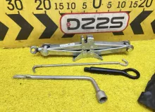 Поддомкратник/ домкрат TOYOTA SIENTA 2015 0911172020 NHP170G 1NZFXE, задний