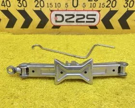 Поддомкратник/ домкрат Toyota