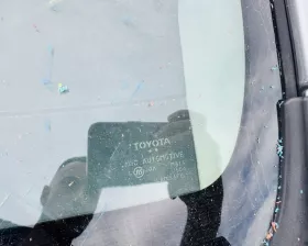 Лобовое стекло Toyota