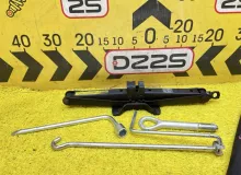Поддомкратник/ домкрат TOYOTA VANGUARD 2007 091110W111 ACA33W 2AZFE, задний