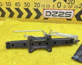 Поддомкратник/ домкрат Toyota