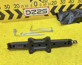 Поддомкратник/ домкрат Toyota