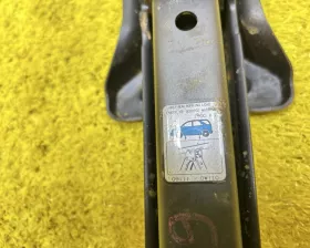 Поддомкратник/ домкрат Toyota