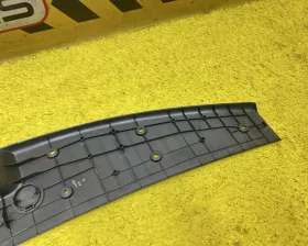 Пластик замка багажника TOYOTA