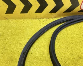 Уплотнительная резинка багажника TOYOTA