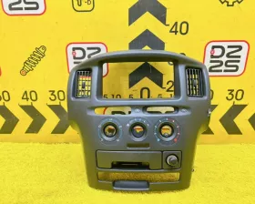 Консоль магнитофона TOYOTA
