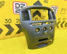 Консоль магнитофона TOYOTA