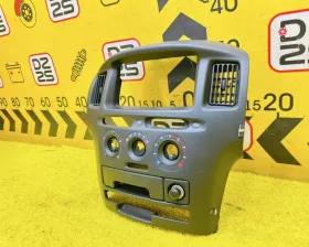 Консоль магнитофона TOYOTA
