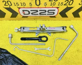 Поддомкратник/ домкрат Toyota