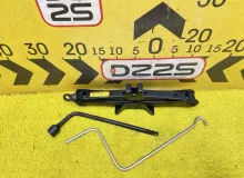 Поддомкратник/ домкрат TOYOTA PRIUS 2012 0911130190 ZVW30 2ZRFXE, задний