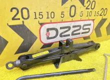 Поддомкратник/ домкрат TOYOTA PRIUS 2012 0911130190 ZVW30 2ZRFXE, задний
