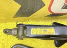 Поддомкратник/ домкрат TOYOTA PRIUS 2012 0911130190 ZVW30 2ZRFXE, задний