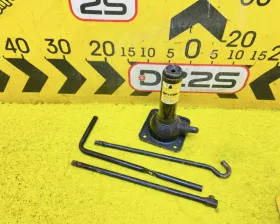 Поддомкратник/ домкрат Toyota