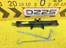 Поддомкратник/ домкрат LEXUS CT200H 2012 0911176010 ZWA10 2ZRFXE, задний
