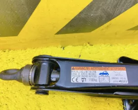 Поддомкратник/ домкрат Toyota