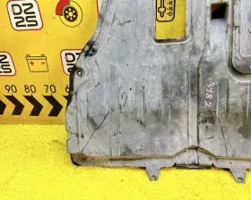 Защита двигателя Mazda