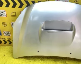 Капот Toyota