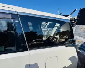 Стекло собачника Toyota