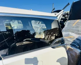 Стекло собачника Toyota