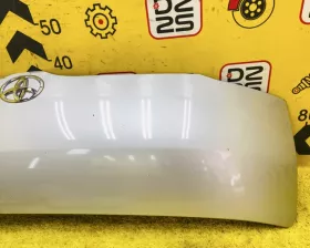 Капот Toyota