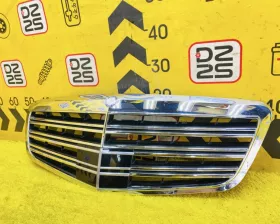 Решетка радиатора Mercedes-Benz