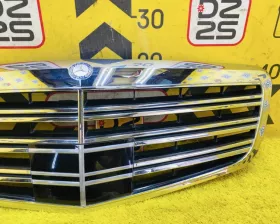 Решетка радиатора Mercedes-Benz