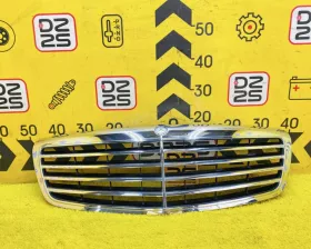Решетка радиатора Mercedes-Benz