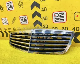 Решетка радиатора Mercedes-Benz