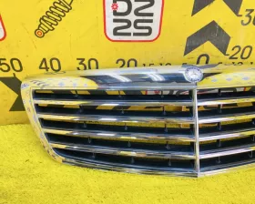 Решетка радиатора Mercedes-Benz