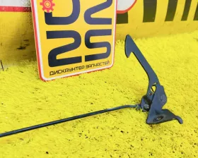 Замок капота Toyota
