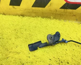 Замок капота Toyota