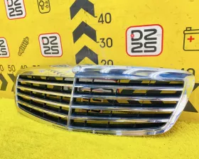 Решетка радиатора Mercedes-Benz