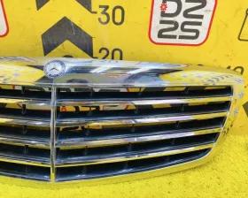 Решетка радиатора Mercedes-Benz