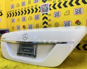 Крышка багажника Mercedes-Benz
