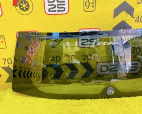 Стекло двери багажника Toyota