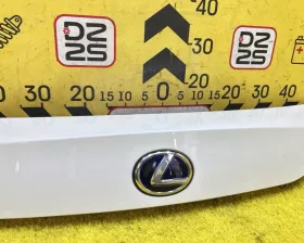 Накладка на дверь багажника Toyota