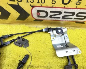 Доводчик двери Toyota