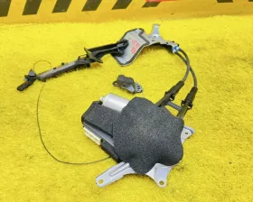 Доводчик двери Toyota