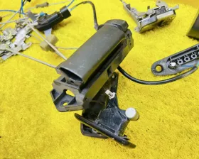 Замок двери Toyota
