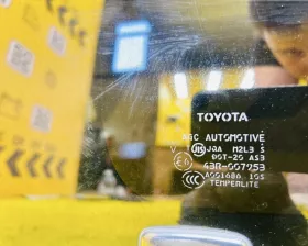Стекло двери Toyota