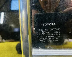 Стекло двери Toyota