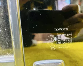 Стекло двери Toyota