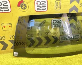 Стекло двери багажника Toyota