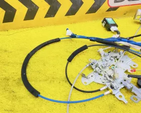 Замок двери Toyota