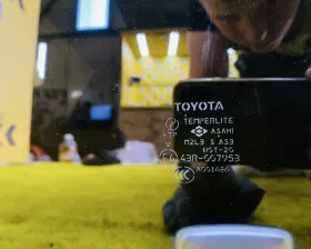 Стекло двери Toyota