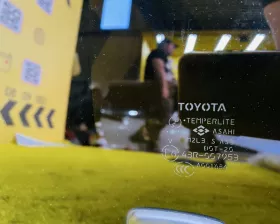 Стекло двери Toyota