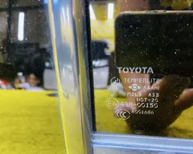 Стекло двери Toyota