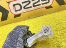 Замок 5-й двери NISSAN SERENA 905025TA1A CFC27, задний
